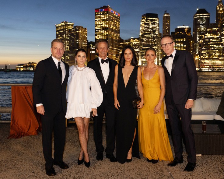BIG APPLE GALA: BIGMatt Damon (from left), Keri Russell, Seth Meyers, Jennifer Connelly, Alexi Ashe and Paul Bettany revel in Damon’s win of volleyball lessons at auction during Brooklyn Bridge Park Conservancy’s Black Tie Ball.